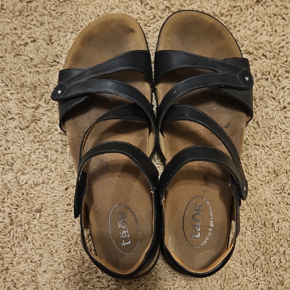 Taos Footwear Women's Black Strappy Sandals